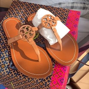 BRAND NEW TORY BURCH SANDALS 💫